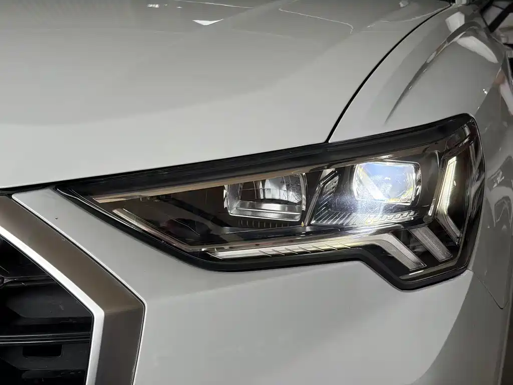 Audi Q3 2021 35 TFSI Fashionable and Dynamic купить на сайте DeffCars