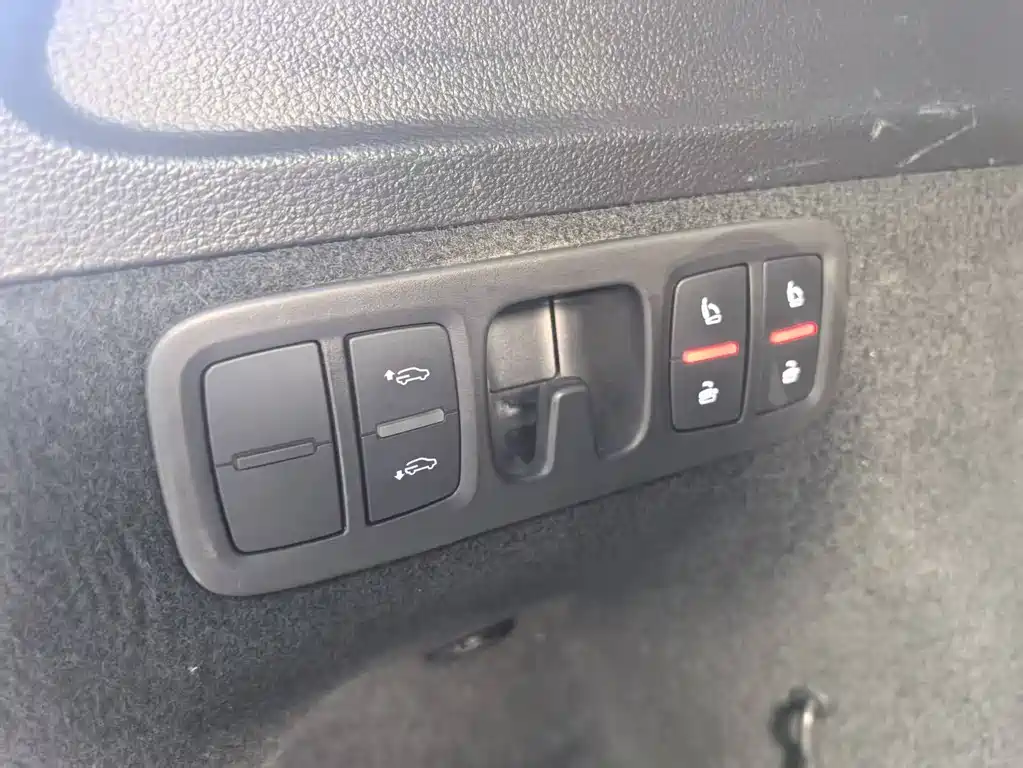 Audi Q7 2022 55 TFSI quattro S line sports купить на сайте DeffCars