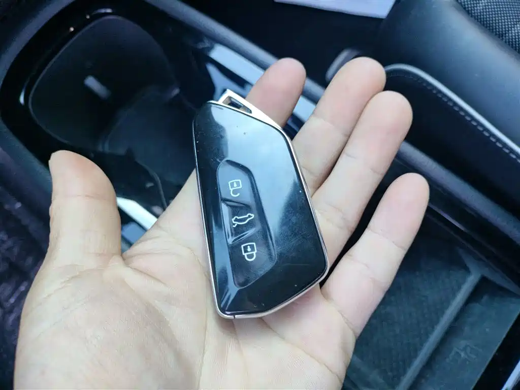 Volkswagen ID.3 2023 upgraded model pure smart version купить на сайте DeffCars