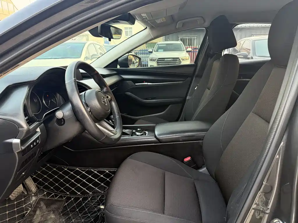 Mazda3 Angkesela 2023 2.0L Automatic Premium Edition купить на сайте DeffCars