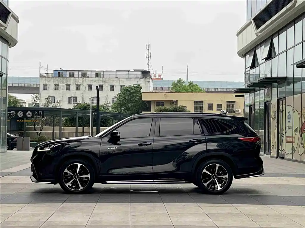 Crown Lufang 2021 2.5L HEV four-wheel drive premium version купить на сайте DeffCars