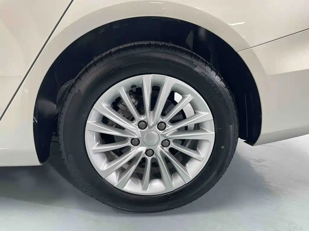 Roewe i5 2021 1.5L CVT Platinum Edition купить на сайте DeffCars