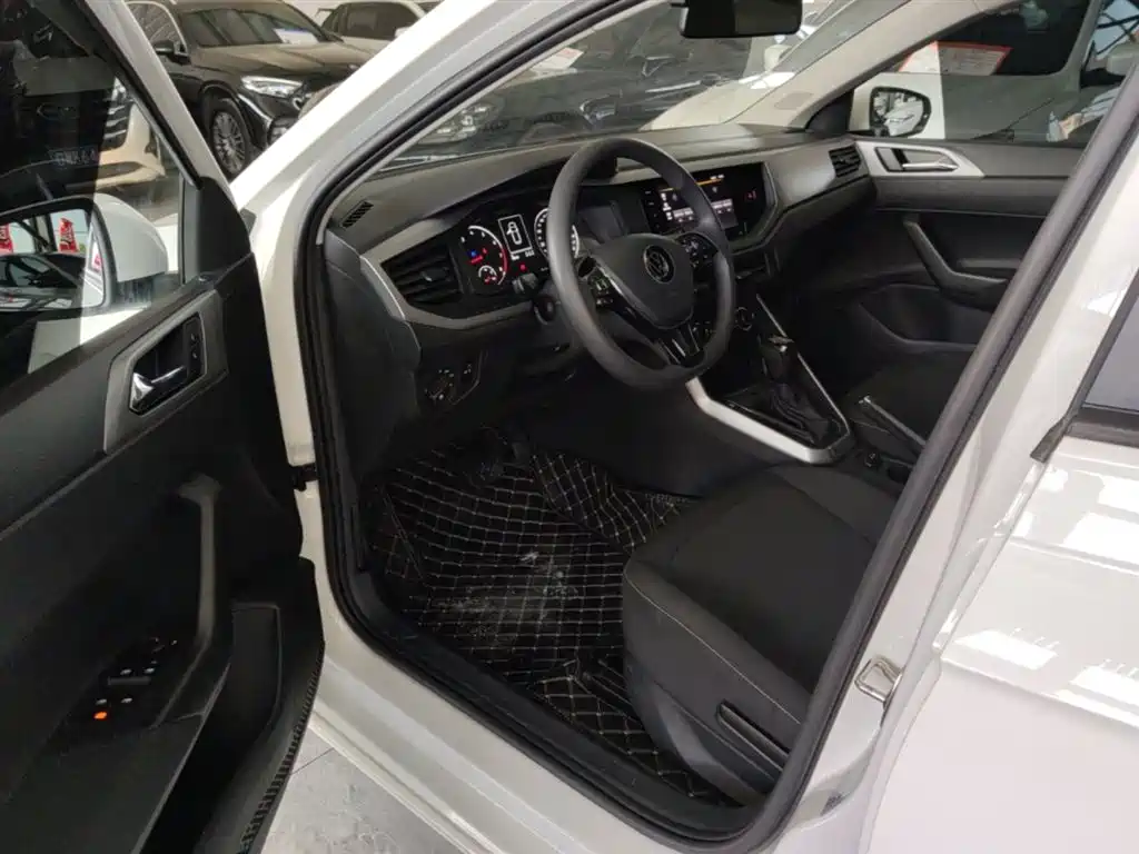 Polo 2021 Plus 1.5L Automatic Panoramic Enjoyment Edition купить на сайте DeffCars