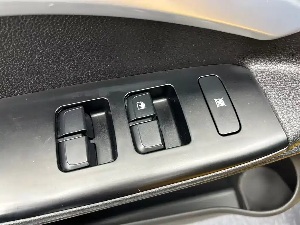 Yipao 2021 1.4L CVT fun sunroof model купить на сайте DeffCars