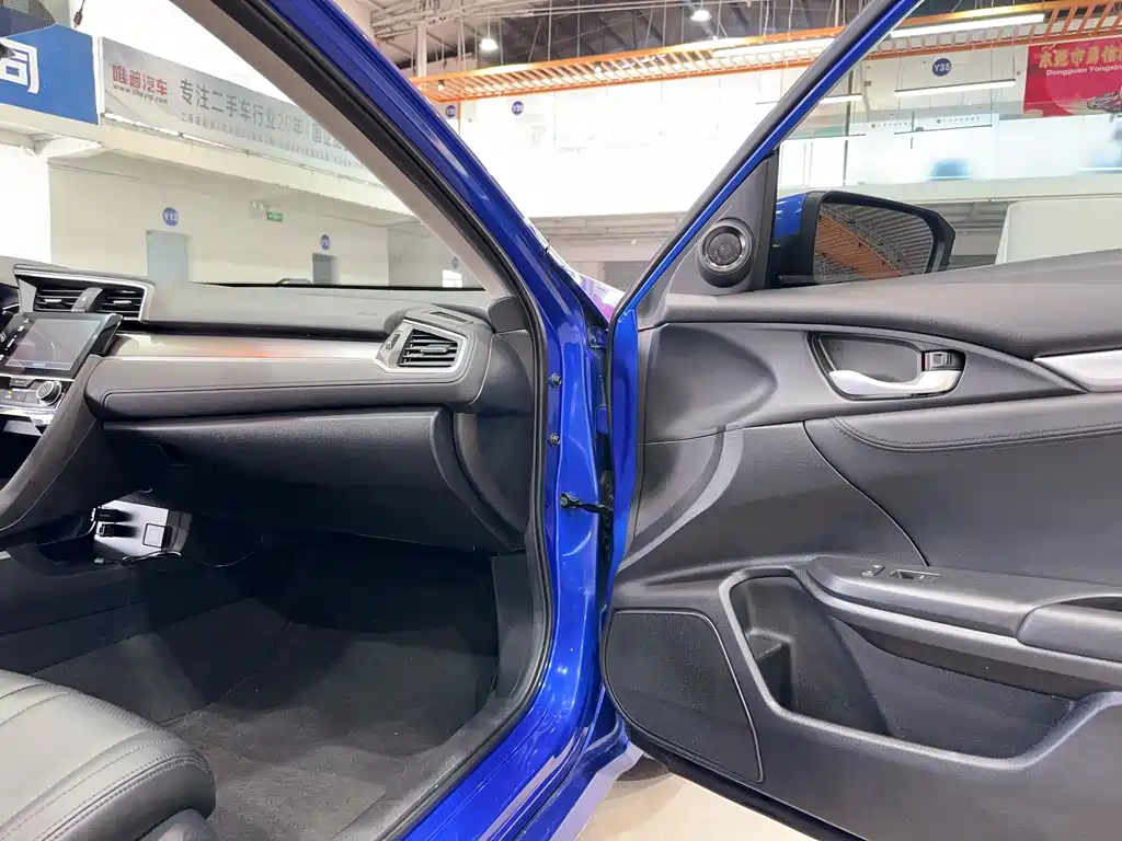 Civic 2016 220TURBO CVT Deluxe Edition купить на сайте DeffCars