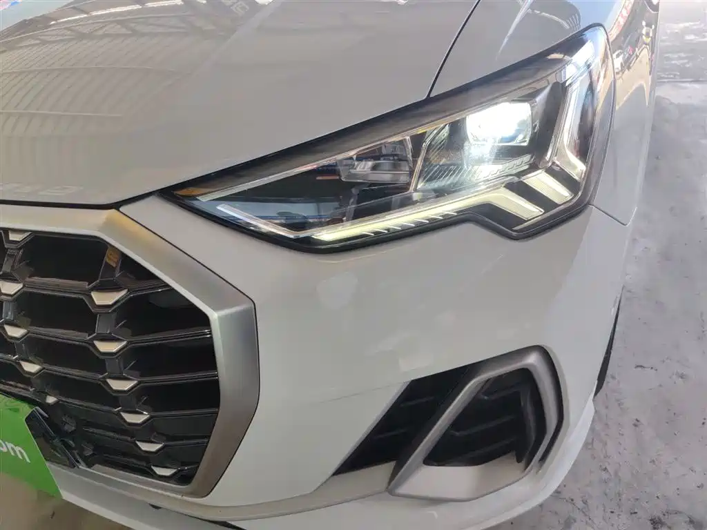 Audi Q3 2022 35 TFSI Fashionable and Dynamic купить на сайте DeffCars