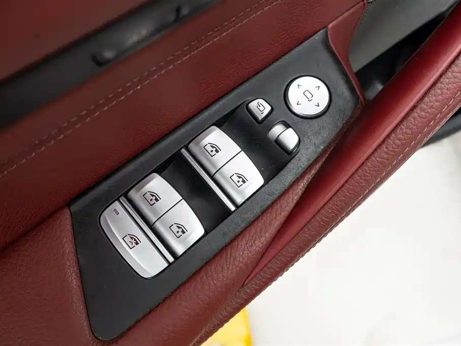 BMW 5 Series 2019 facelift 530Li leading M sports package купить на сайте DeffCars