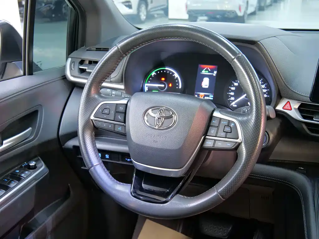 SIENNA 2021 2.5L Hybrid Premium Edition купить на сайте DeffCars