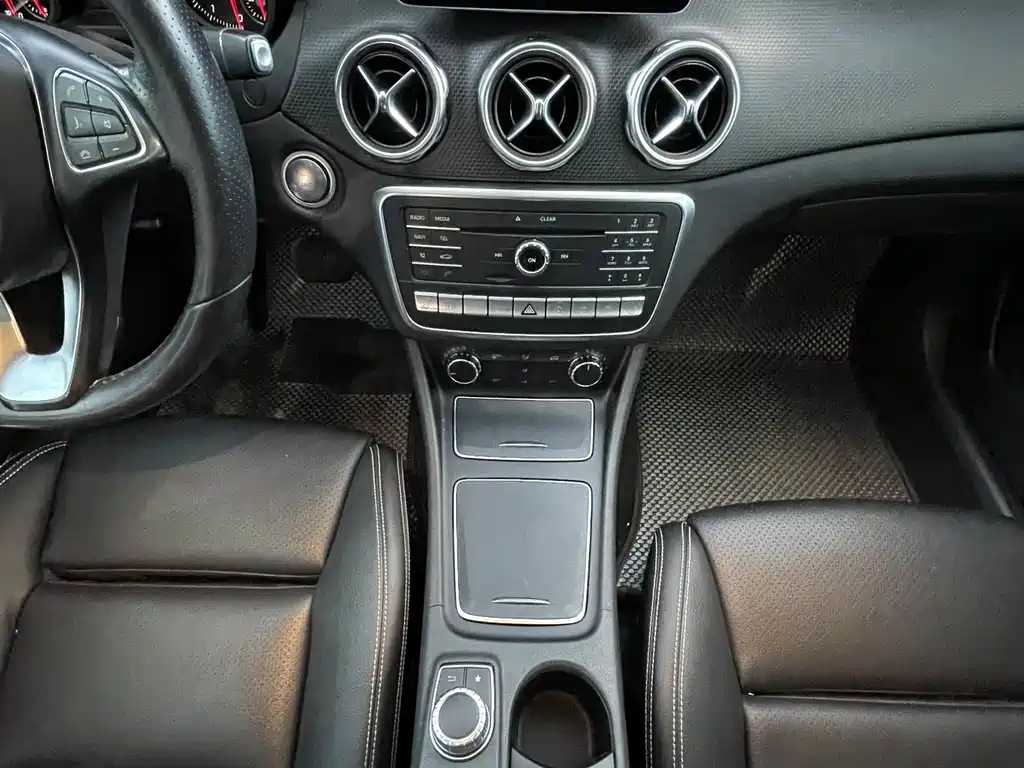 Mercedes-Benz GLA 2017 GLA 220 4MATIC Fashion Model купить на сайте DeffCars