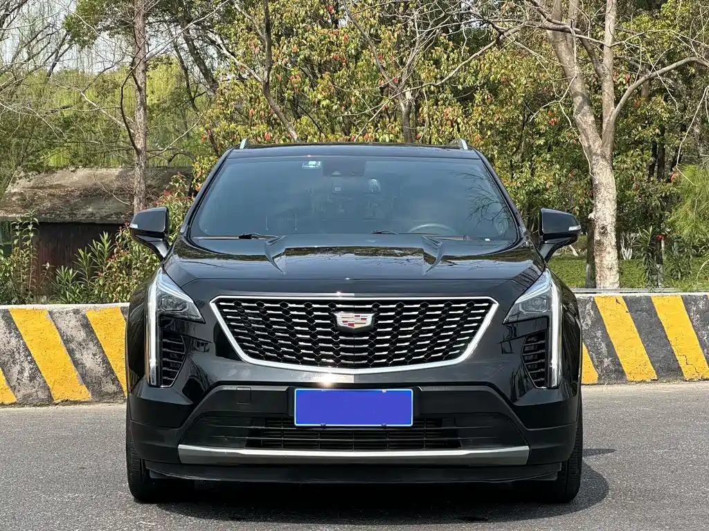 Cadillac XT4 2022 28T two-wheel drive premium model купить на сайте DeffCars