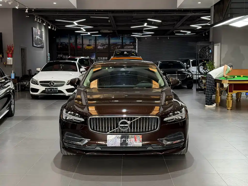 Volvo S90 2019 T4 Zhiyi Edition купить на сайте DeffCars