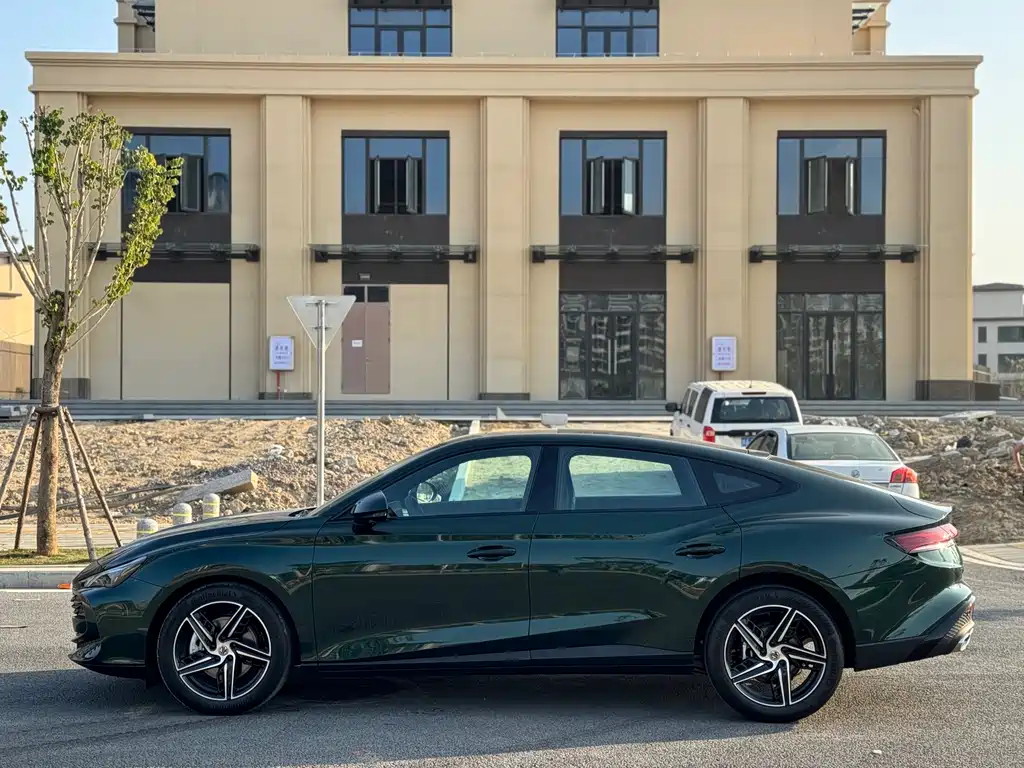 MG7 2025 1.5T 300 DCT Deluxe Edition купить на сайте DeffCars