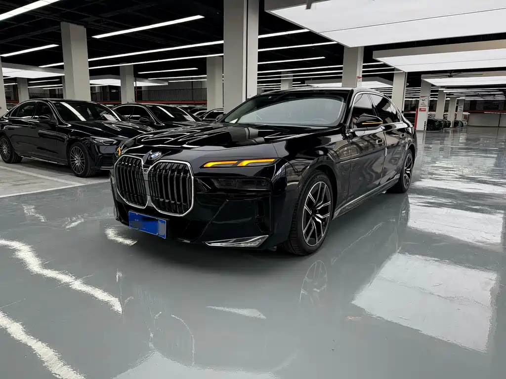 BMW 7 Series 2023 735Li M Sports Package купить на сайте DeffCars