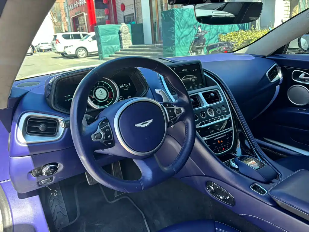 Aston Martin DB11 2019 4.0T V8 Coupe купить на сайте DeffCars