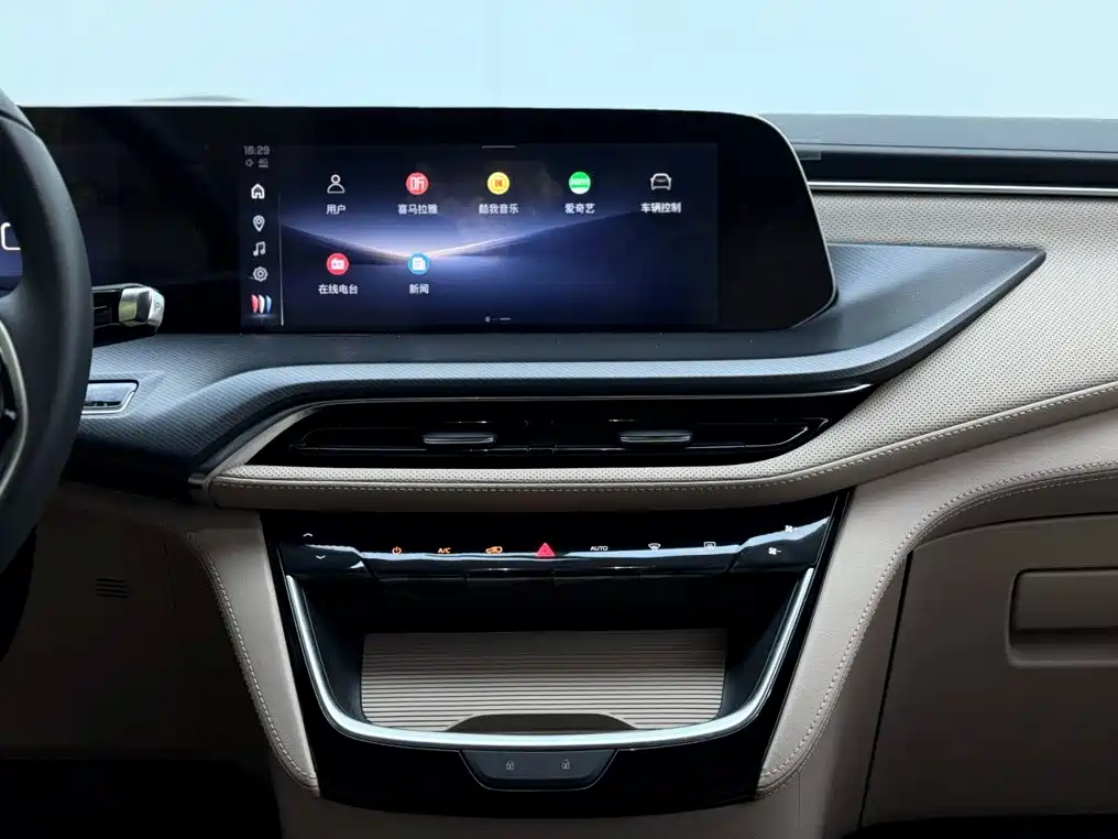 Buick GL8 2025 Land Business Class First Edition купить на сайте DeffCars
