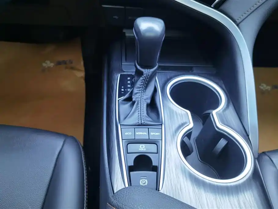 Camry 2023 2.5G Deluxe Edition купить на сайте DeffCars