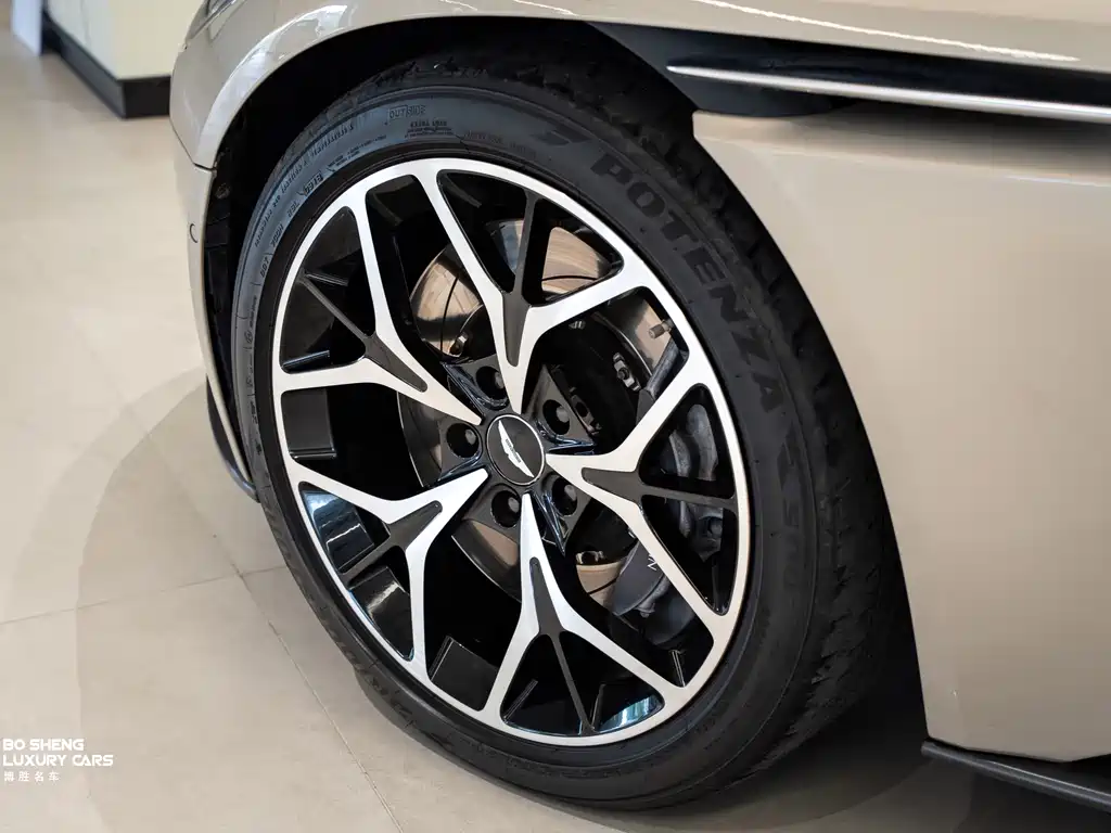 Aston Martin DB11 2019 4.0T V8 Volante купить на сайте DeffCars