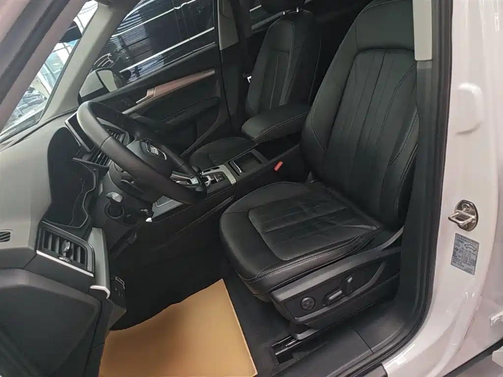 Audi Q5L 2020 facelift 40 TFSI enjoys fashionable style купить на сайте DeffCars