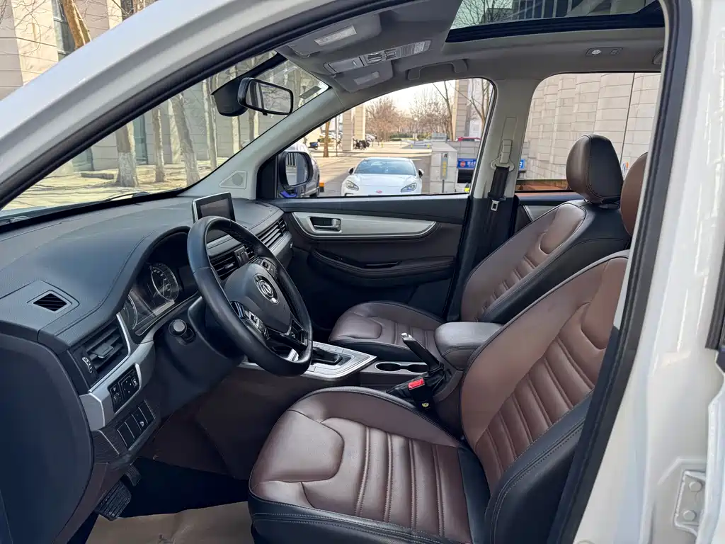 Jingyi X6 2017 Jinxiang Series 1.5T CVT Premium Type купить на сайте DeffCars