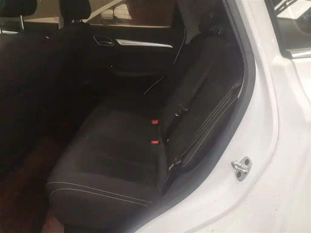 Roewe RX3 2020 1.6L Manual Super Cool Enterprising Edition купить на сайте DeffCars