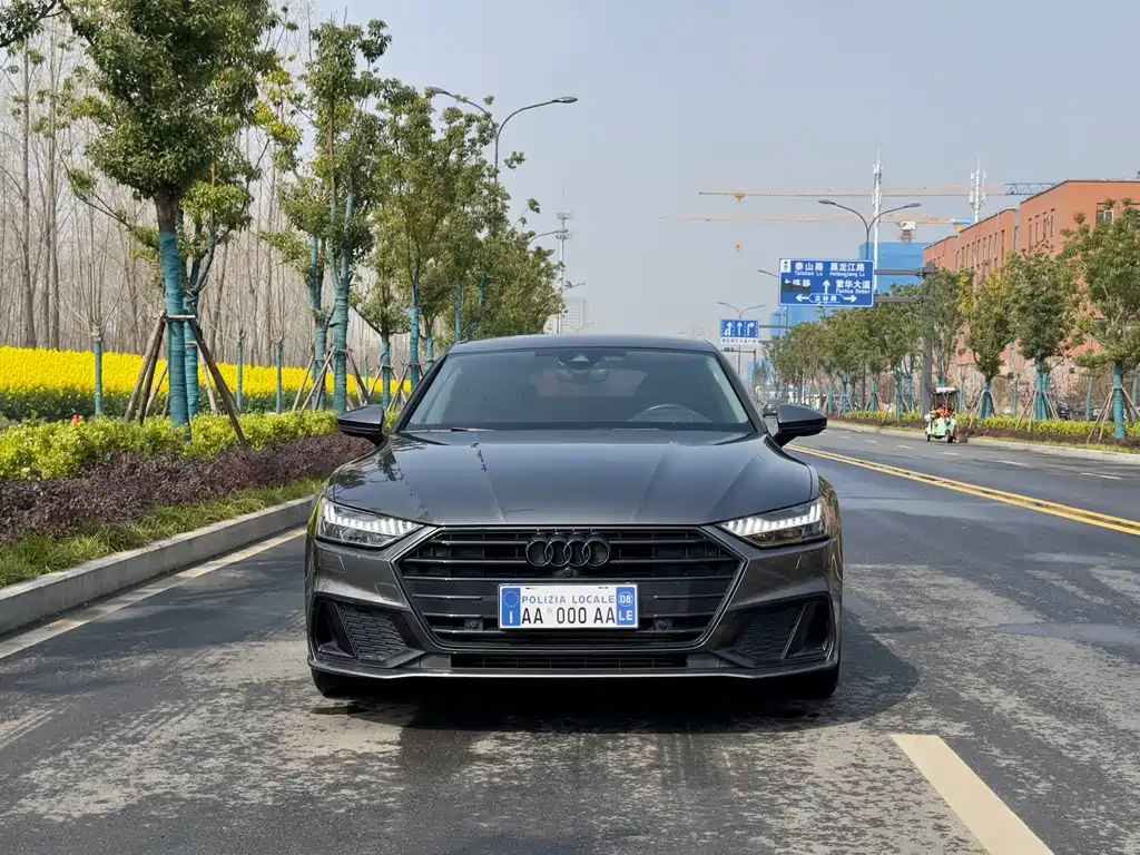 Audi A7 2023 45 TFSI Premium Selection купить на сайте DeffCars