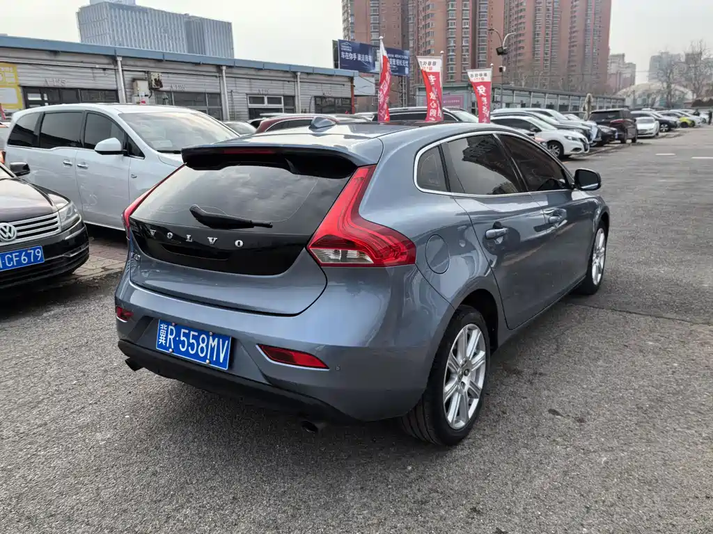 Volvo V40 2018 T3 Zhiya Edition купить на сайте DeffCars