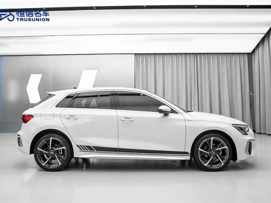 Audi A3 2024 Sportback 35 TFSI stylish and sporty купить на сайте DeffCars