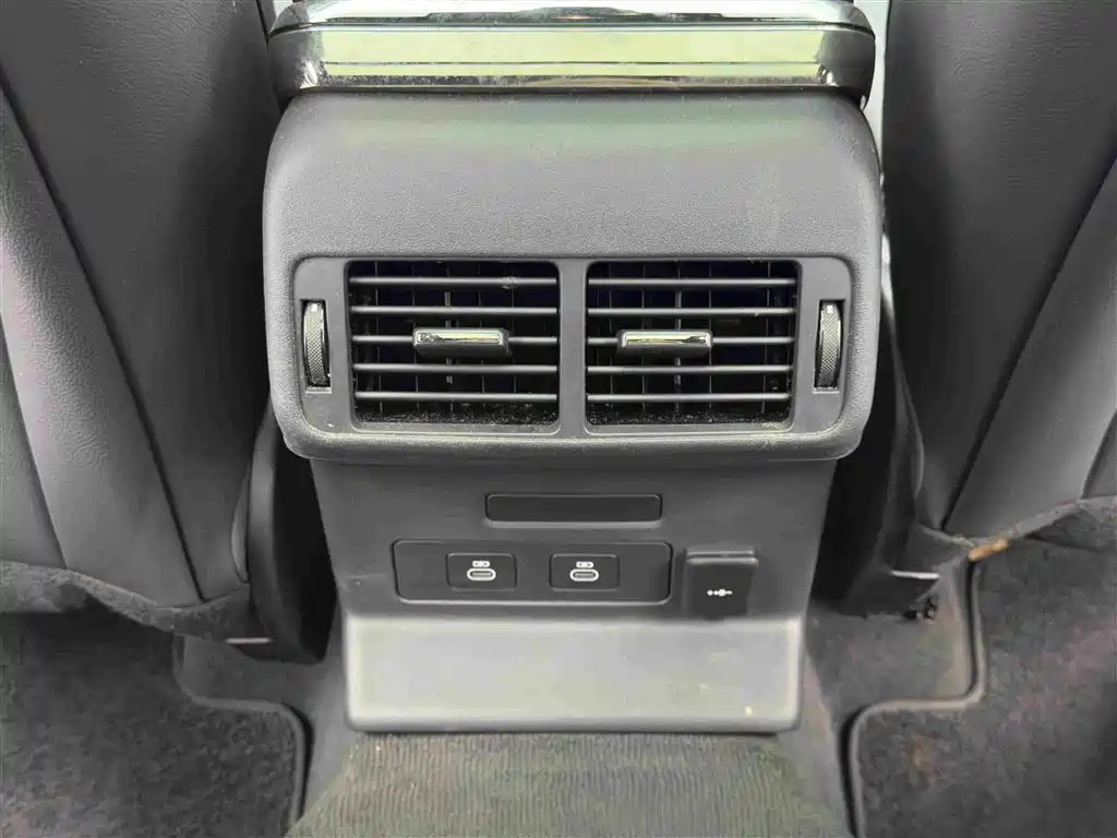 Range Rover Velar 2024 Dynamic SE купить на сайте DeffCars