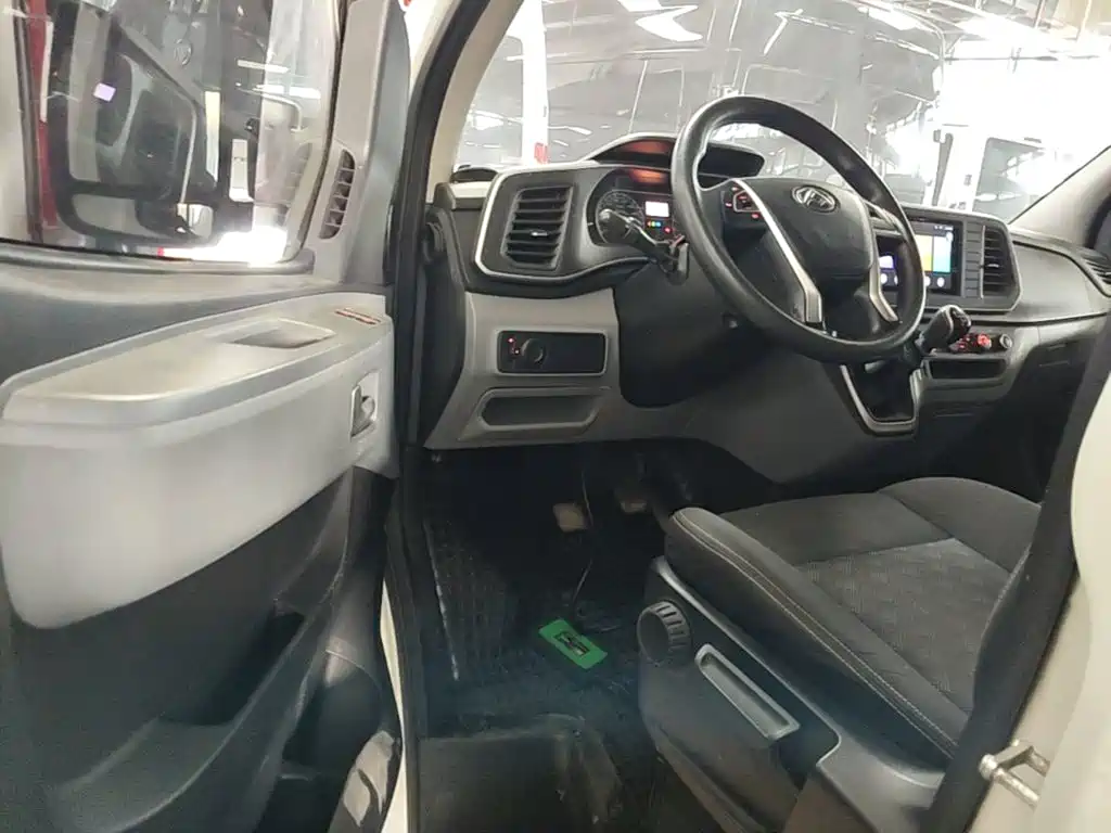 V80 2023 2.0T Manual Classic Super Express Longshaft Medium Top 6/7/8/9 Seats купить на сайте DeffCars