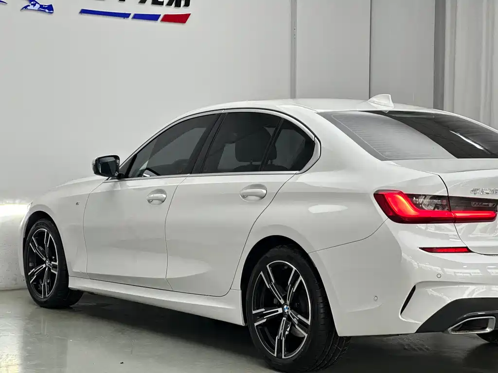 BMW 3 Series 2021 325i M Sports Package купить на сайте DeffCars