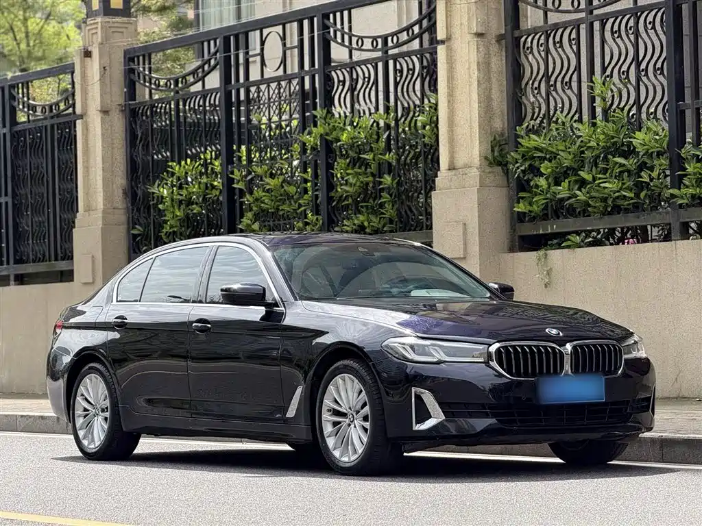 BMW 5 Series 2021 525Li Luxury Package купить на сайте DeffCars