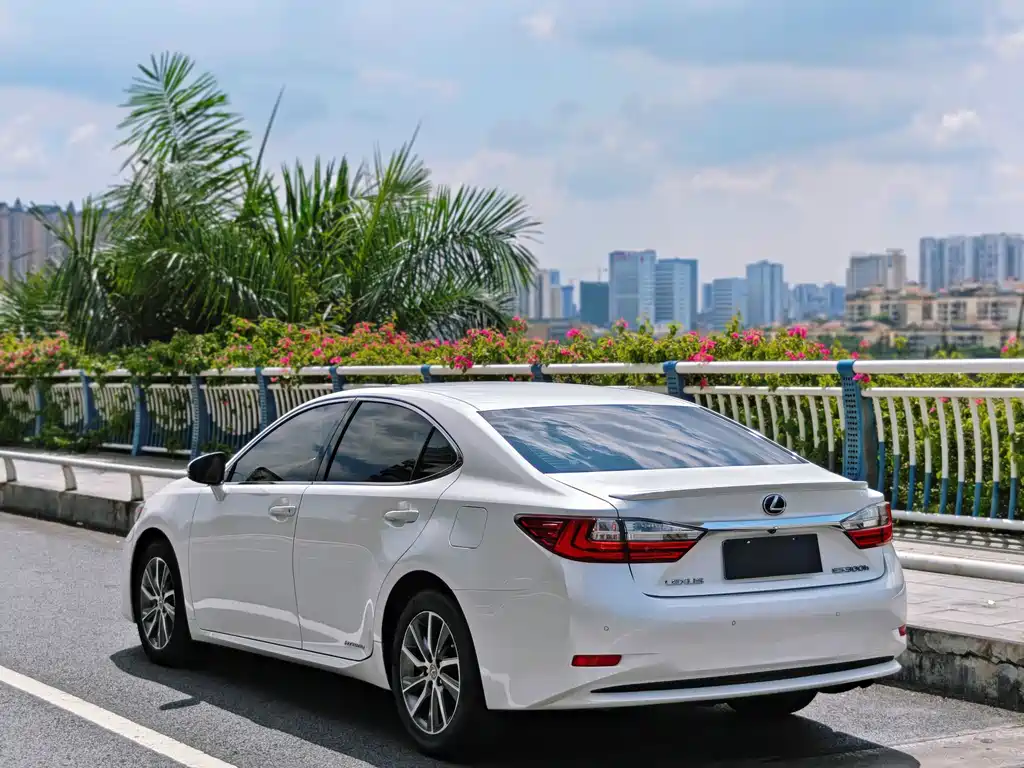 Lexus ES 2015 300h Comfort Edition купить на сайте DeffCars