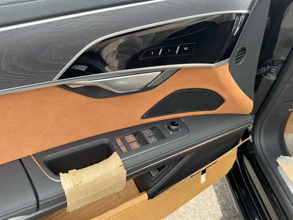 Audi A8 2025 A8L 45 TFSI quattro luxury model купить на сайте DeffCars
