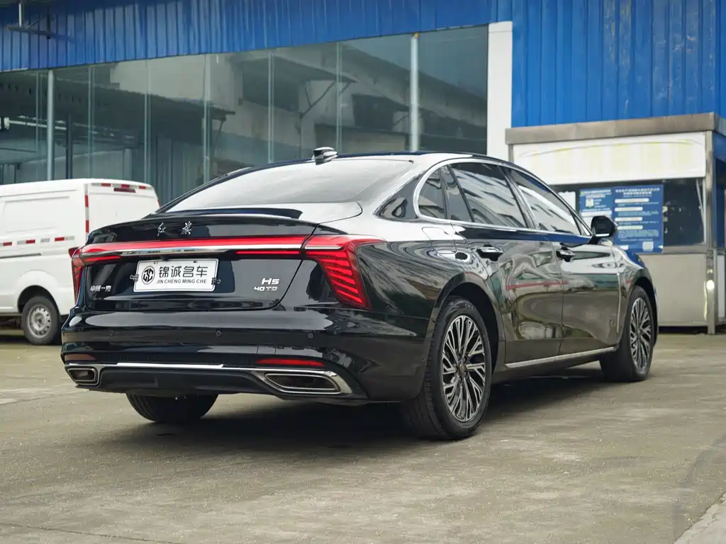 Hongqi H5 2024 2.0T Automatic Zhilianqichang Edition купить на сайте DeffCars