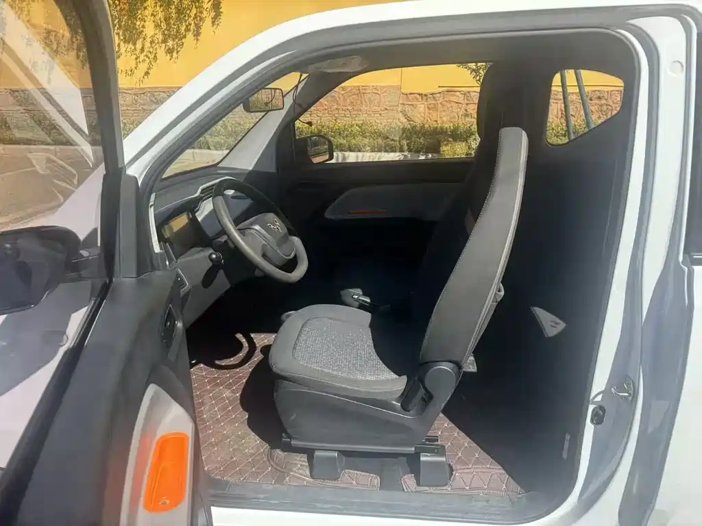 Hongguang MINIEV 2020 Yuexiang model lithium iron phosphate купить на сайте DeffCars