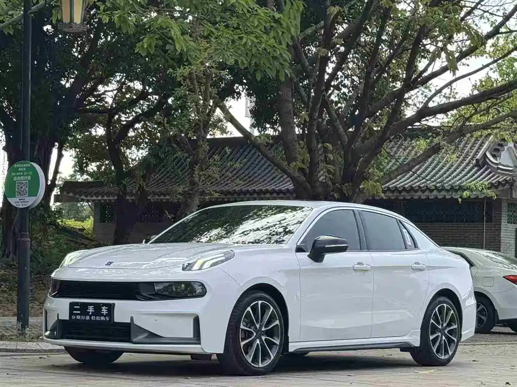 Lynk & Co 03 2018 1.5TD DCT Powerful Edition National V купить на сайте DeffCars