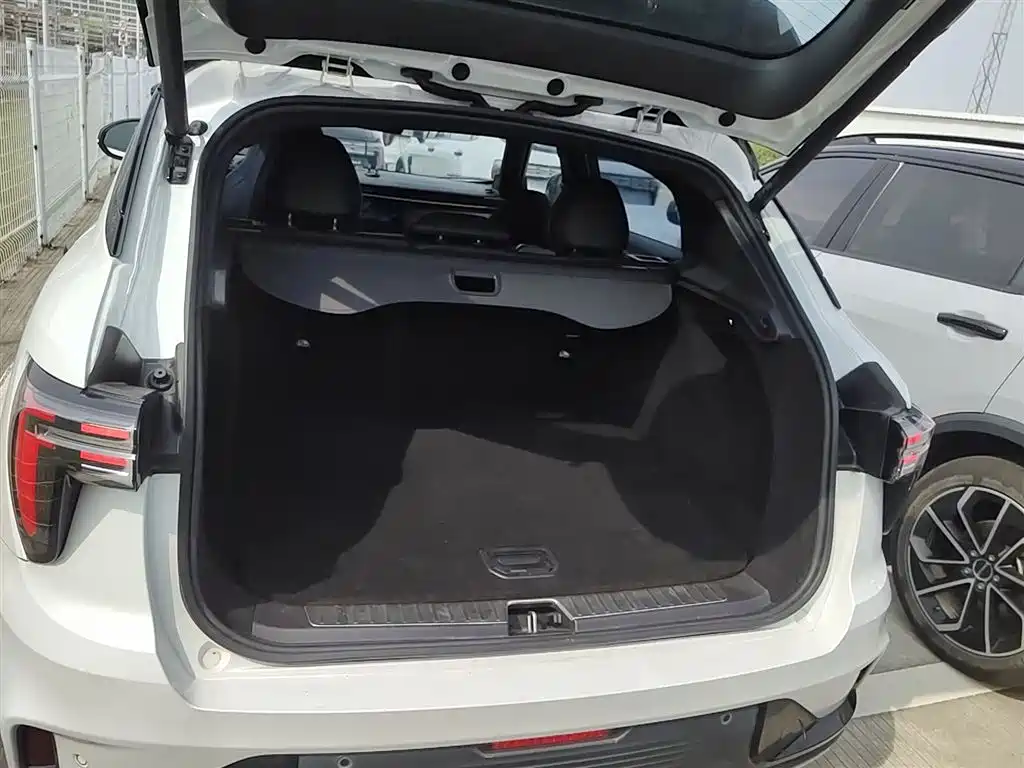 Lynk & Co 01 2023 1.5TD EM-F AM купить на сайте DeffCars