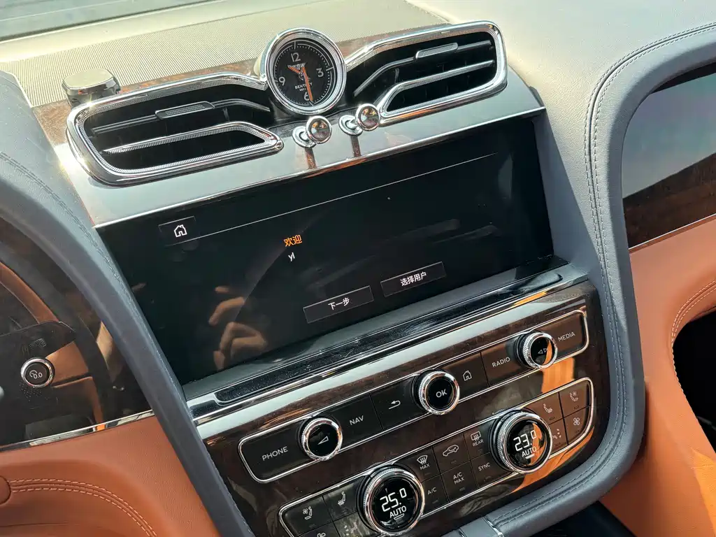 Bentayga 2022 4.0T V8 купить на сайте DeffCars
