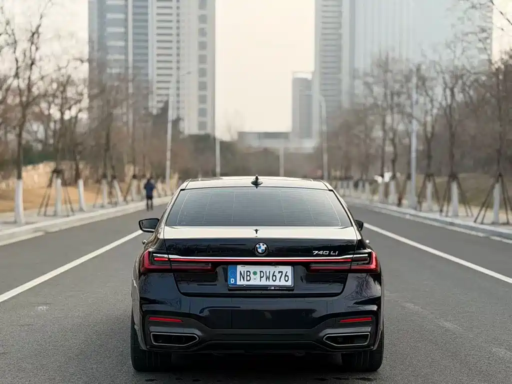 BMW 7 Series 2021 740Li Leading M Sports Package купить на сайте DeffCars
