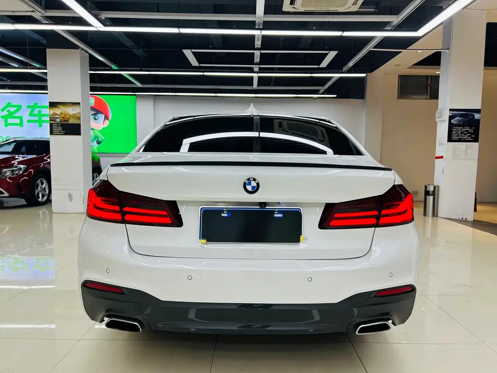 BMW 5 Series 2018 530Li Exclusive M Sports Package купить на сайте DeffCars
