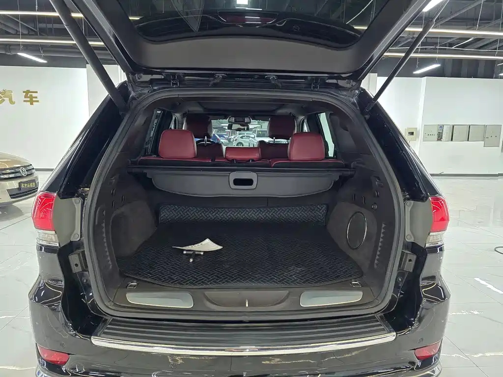 Imported Grand Cherokee 2014 3.0L flagship Zunyue Edition купить на сайте DeffCars
