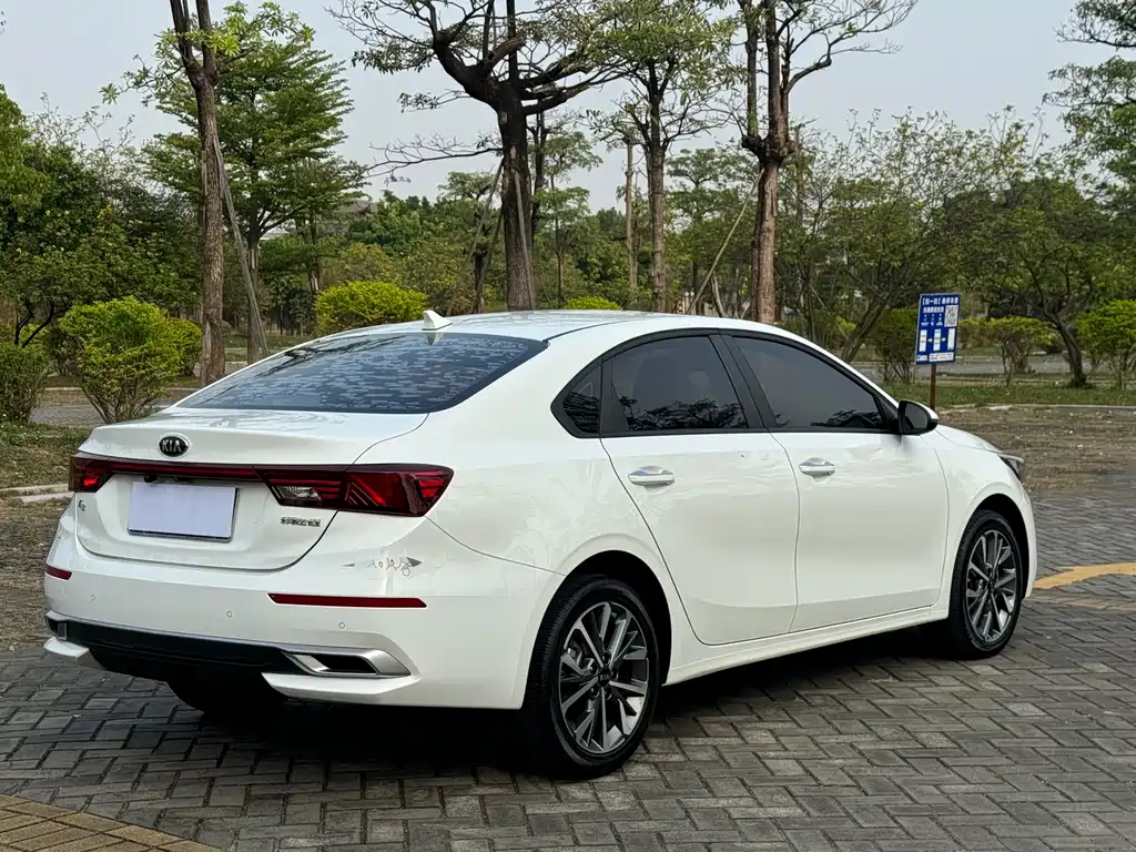 Kia K3 2021 1.5L CVT Fashion Edition купить на сайте DeffCars