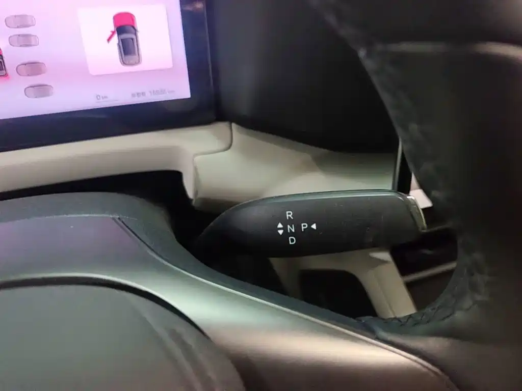 Yuan UP 2025 Smart Driving Edition 401KM Vitality Edition купить на сайте DeffCars