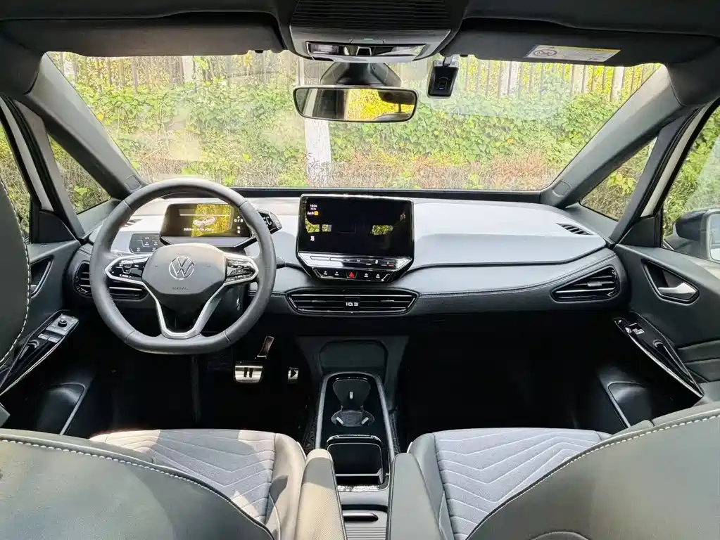 Volkswagen ID.3 2024 Outstanding Edition купить на сайте DeffCars