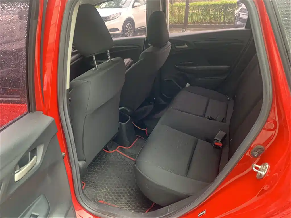 Fit 2018 1.5L CVT Comfort Sunroof Edition купить на сайте DeffCars