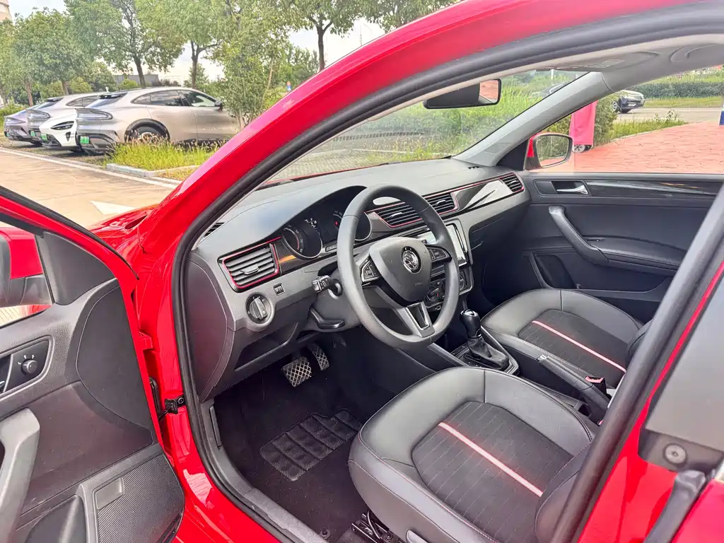Xindong (Rapid Spaceback) 2020 1.5L automatic comfort version купить на сайте DeffCars
