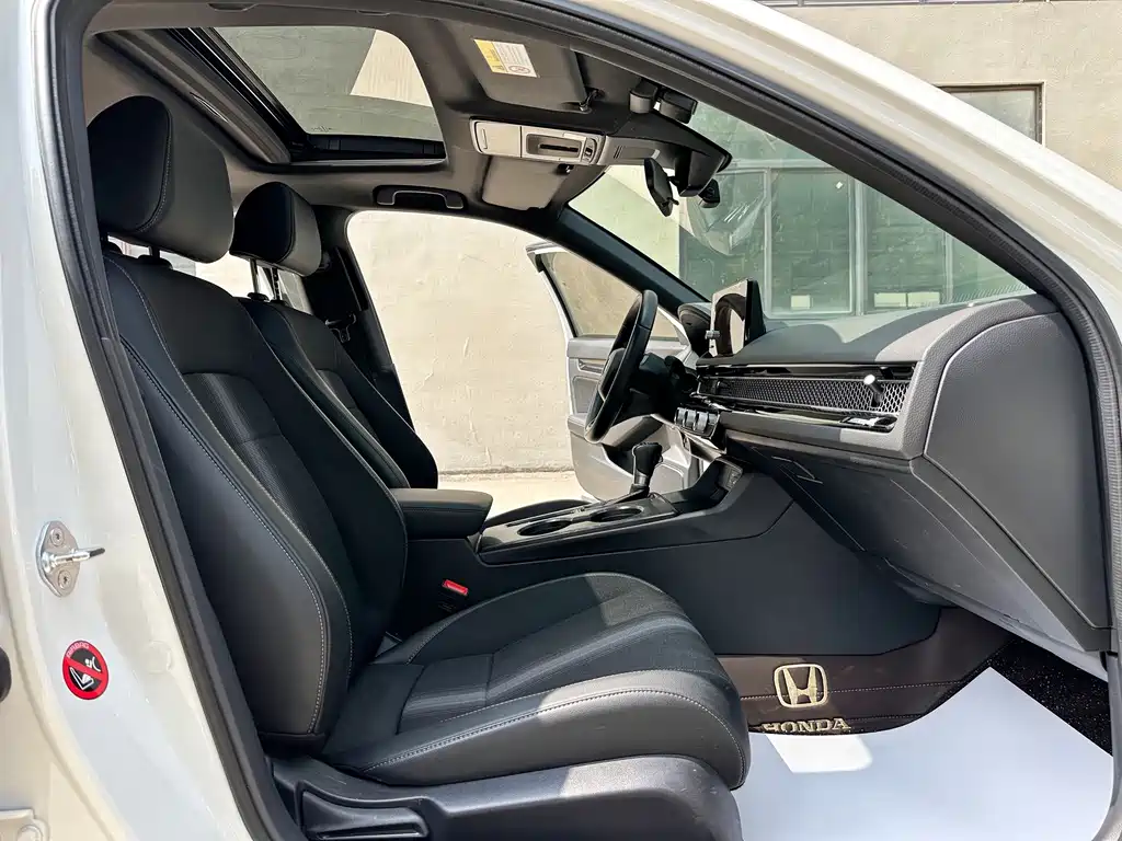 Civic 2022 240TURBO CVT combustion version купить на сайте DeffCars