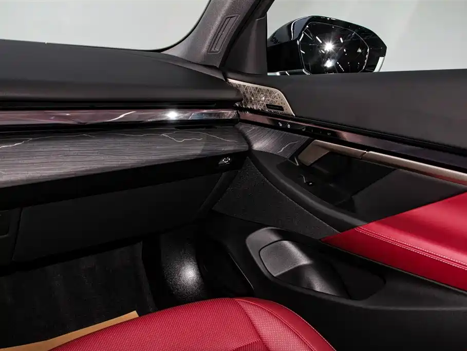 BMW 5 Series 2025 530Li Exclusive M Sports Package купить на сайте DeffCars