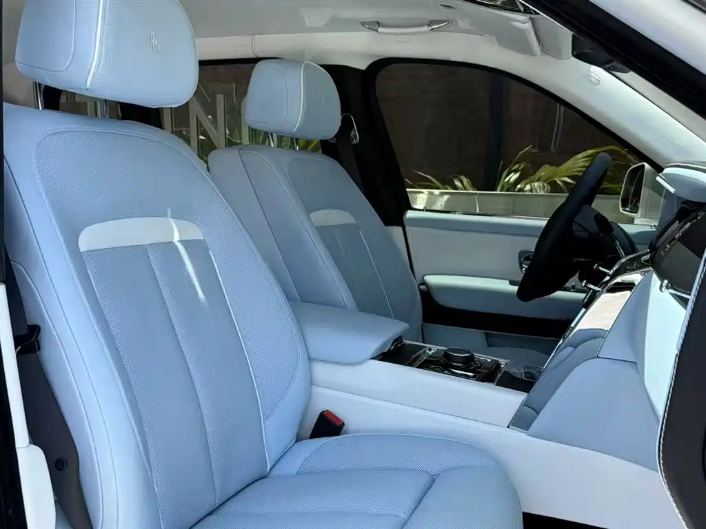 Cullinan 2018 five-seater version купить на сайте DeffCars