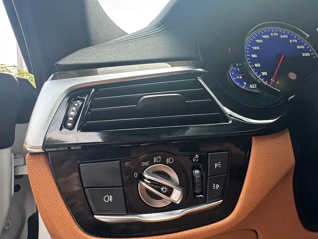 BMW 6 Series GT 2018 630i M Sports Package купить на сайте DeffCars